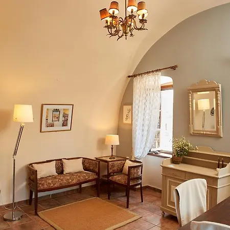 Iris Apartment