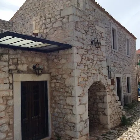 Iris Apartment Areopoli